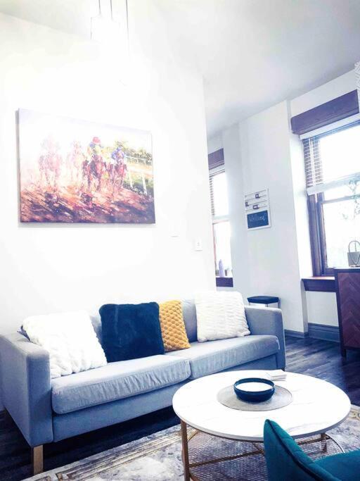 2Br Unit W/ Cinema Room In Nulu Луисвилл Экстерьер фото